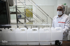 بازدید خبرنگاران از خط تولید لوازم بهداشتی هلال احمر ایران