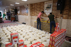 تقسیم مهربانی با نیازمندان در آستانه سال نو