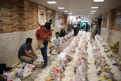 تقسیم مهربانی با نیازمندان در آستانه سال نو