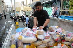 تقسیم مهربانی با نیازمندان در آستانه سال نو