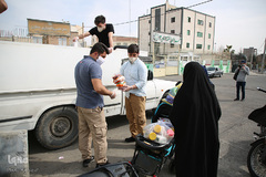 تقسیم مهربانی با نیازمندان در آستانه سال نو