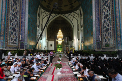 جزءخوانی قرآن در مسجد گوهرشاد
