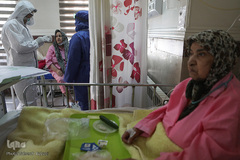 تحویل سال نو در بخشهای ویژه کرونای بیمارستان هاجر