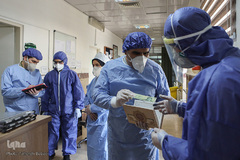 تحویل سال نو در بخشهای ویژه کرونای بیمارستان هاجر