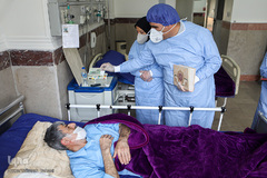 تحویل سال نو در بخشهای ویژه کرونای بیمارستان هاجر