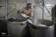 طبخ غذای متبرک رضوی برای بیمارستان فیروزگر