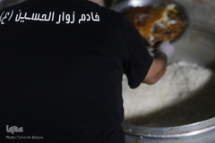 طبخ غذای متبرک رضوی برای بیمارستان فیروزگر