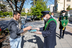 پزشکان و پرستاران، اجرتان با خدا