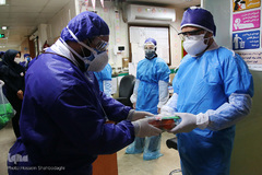 عیادت جوانان حشدالشعبی از بیماران