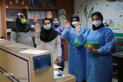 عیادت جوانان حشدالشعبی از بیماران