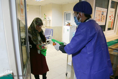 عیادت جوانان حشدالشعبی از بیماران