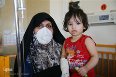 عیادت جوانان حشدالشعبی از بیماران