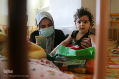 عیادت جوانان حشدالشعبی از بیماران