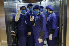 عیادت جوانان حشدالشعبی از بیماران