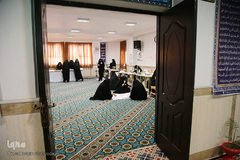 دوخت ماسک و لباس پزشکی توسط بانوان طلبه