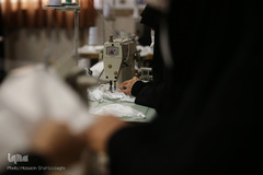 دوخت ماسک و لباس پزشکی توسط بانوان طلبه