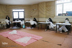 دوخت ماسک و لباس پزشکی توسط بانوان طلبه