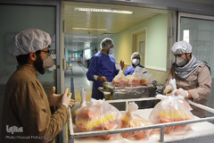 خدمت رسانی گروه های جهادی طلاب و روحانیون سمنان به بیماران کرونا