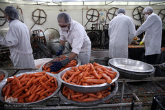 جهاد آبمیوه گیری موکب «المهدی» هیأت رزمندگان اسلام شمیرانات برای یاری کادر درمانی و شفای عاجل بیماران کرونایی