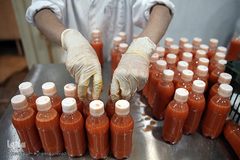 جهاد آبمیوه گیری موکب «المهدی» هیأت رزمندگان اسلام شمیرانات برای یاری کادر درمانی و شفای عاجل بیماران کرونایی