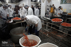 جهاد آبمیوه گیری موکب «المهدی» هیأت رزمندگان اسلام شمیرانات برای یاری کادر درمانی و شفای عاجل بیماران کرونایی