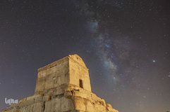 «انا زين السماء الدنيا بزينة الكواكب»