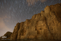 «انا زين السماء الدنيا بزينة الكواكب»