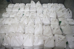 توزیع غذای حضرتی آستان مقدس حضرت عبدالظیم حسنی(ع) میان بیماران کرونایی بستری در بیمارستان فیروزآبادی شهر ری