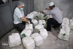 توزیع غذای حضرتی آستان مقدس حضرت عبدالظیم حسنی(ع) میان بیماران کرونایی بستری در بیمارستان فیروزآبادی شهر ری