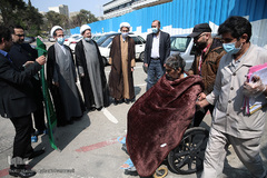 توزیع غذای حضرتی آستان مقدس حضرت عبدالظیم حسنی(ع) میان بیماران کرونایی بستری در بیمارستان فیروزآبادی شهر ری