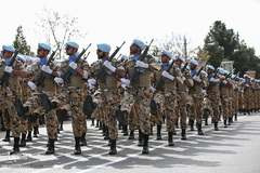 ⁨رژه نیروهای مسلح به مناسبت روز ارتش در قزوین