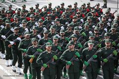 ⁨رژه نیروهای مسلح به مناسبت روز ارتش در قزوین