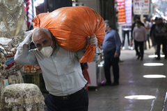 اولین روز بازار تهران پس از تعطیلی اجباری مقابله با شیوع ویروس کرونا