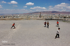 بازی‌های کودکانه در کوچه پس کوچه‌های کرونایی تبریز