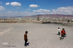 بازی‌های کودکانه در کوچه پس کوچه‌های کرونایی تبریز