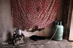 توزیع بسته های غذایی هم نمک میان اتباع خارجی نیازمند در روستای «سلمان آباد» کهریزک