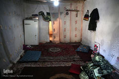 توزیع بسته های غذایی هم نمک میان اتباع خارجی نیازمند در روستای «سلمان آباد» کهریزک