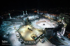 اقامه نماز در کنار کعبه با حفظ فاصله اجتماعی