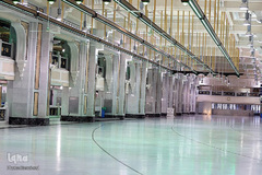 اقامه نماز در کنار کعبه با حفظ فاصله اجتماعی