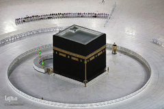 اقامه نماز در کنار کعبه با حفظ فاصله اجتماعی