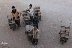 اینجا آجرها نان می‌شوند