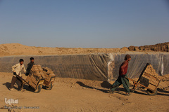 اینجا آجرها نان می‌شوند