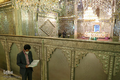 جزء خوانی قرآن کریم در حرم مطهر شاهچراغ (ع)