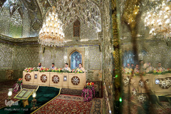 جزء خوانی قرآن کریم در حرم مطهر شاهچراغ (ع)