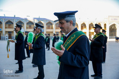 تعویض پرچم حرم مطهر شاهچراغ(ع)