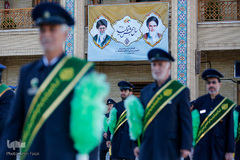 تعویض پرچم حرم مطهر شاهچراغ(ع)