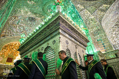 تعویض پرچم حرم مطهر شاهچراغ(ع)