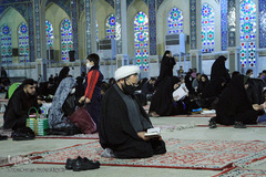 احیای شب نوزدهم ماه مبارک رمضان در امامزاده سید جعفر محمد(ع ) یزد