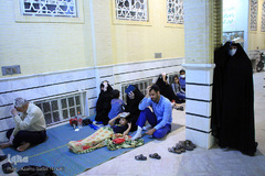 احیای شب نوزدهم ماه مبارک رمضان در امامزاده سید جعفر محمد(ع ) یزد