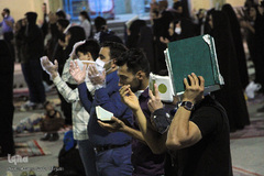 احیای شب نوزدهم ماه مبارک رمضان در امامزاده سید جعفر محمد(ع ) یزد